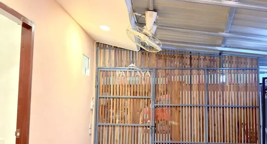À louer 2 chambres villa à Bang Lamung, Chonburi
