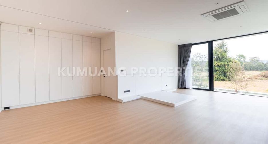 For rent 4 bedrooms villa in Hang Dong, Chiang Mai