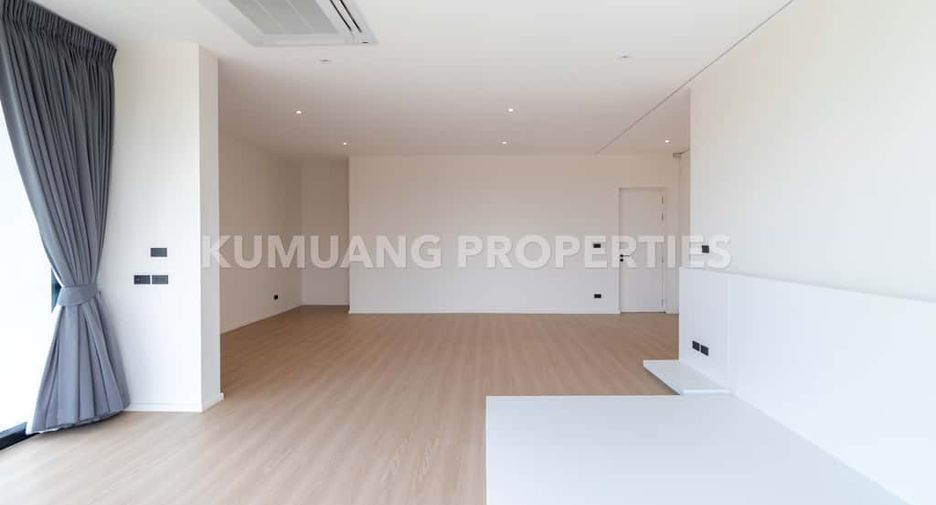 For rent 4 bedrooms villa in Hang Dong, Chiang Mai