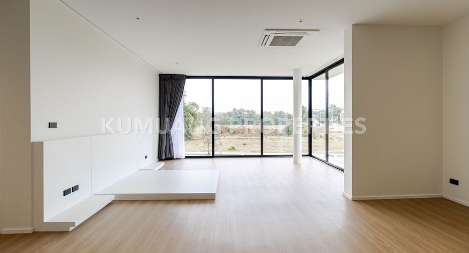 For rent 4 bedrooms villa in Hang Dong, Chiang Mai