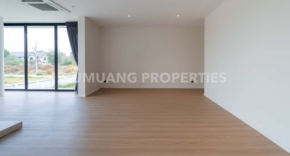 For rent 4 bedrooms villa in Hang Dong, Chiang Mai