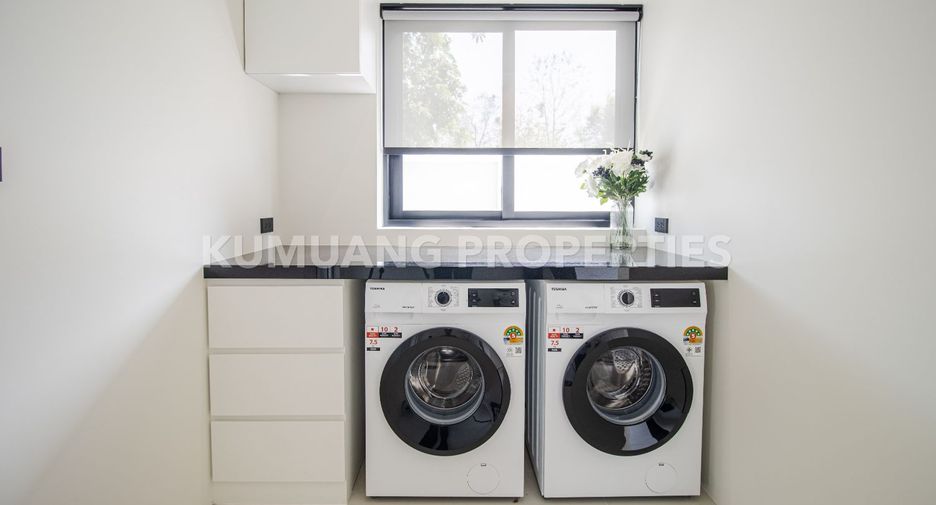 For rent 4 bedrooms villa in Hang Dong, Chiang Mai