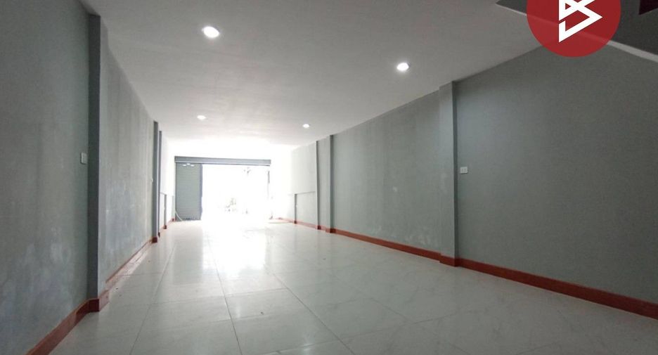 Casa adosada en venta de estudio en Bang Pa-in, Phra Nakhon Si Ayutthaya