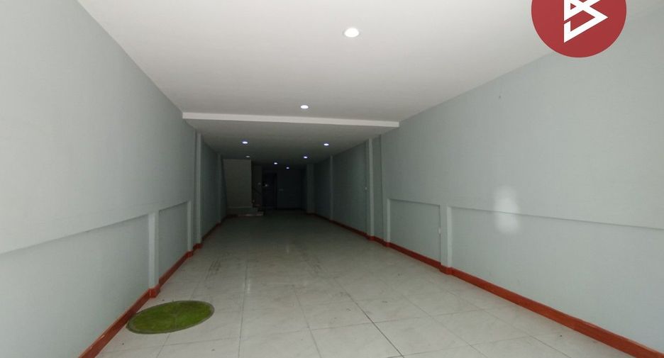 Casa adosada en venta de estudio en Bang Pa-in, Phra Nakhon Si Ayutthaya