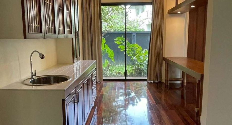 For rent 4 bedrooms villa in Hang Dong, Chiang Mai