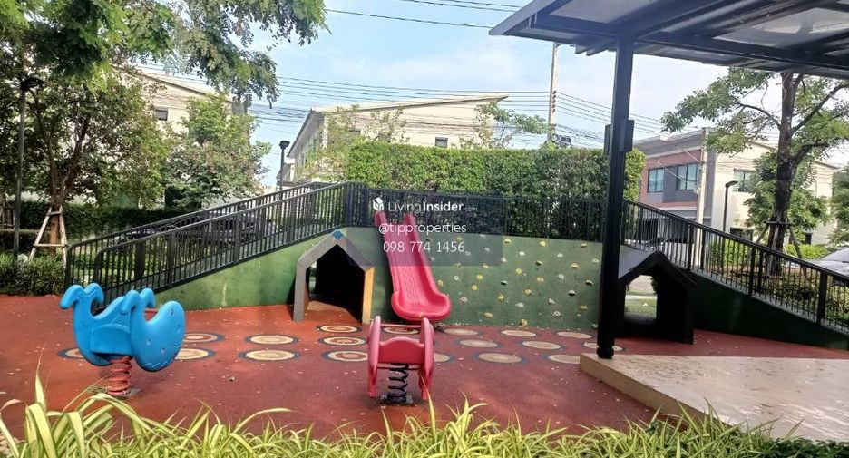 Casa adosada en venta de 3 habitaciones en Krathum Baen, Samut Sakhon