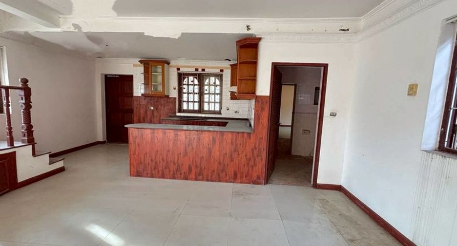 Haus zum Kauf mit 4 Zimmer in Bang Lamung, Chonburi