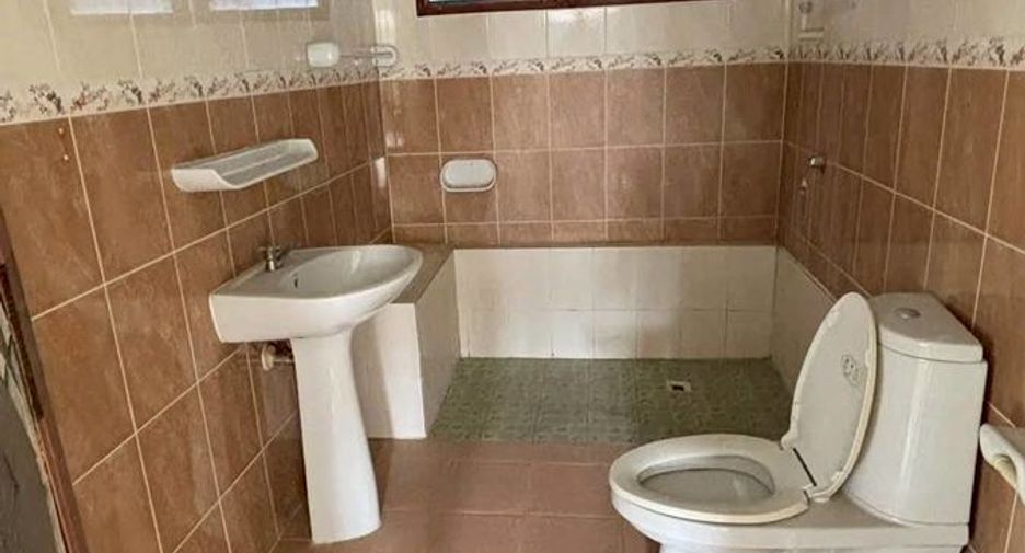 Haus zum Kauf mit 4 Zimmer in Bang Lamung, Chonburi