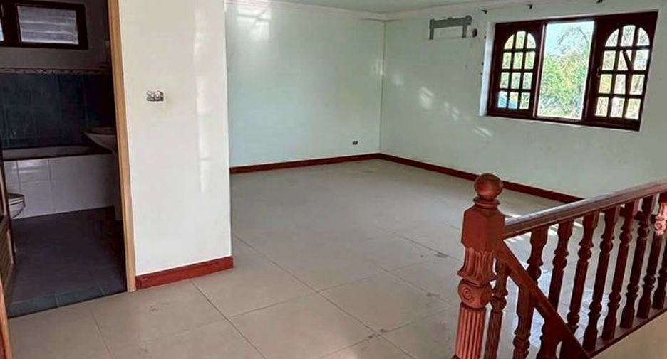 Haus zum Kauf mit 4 Zimmer in Bang Lamung, Chonburi