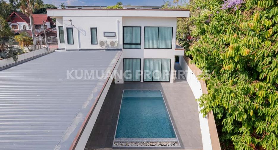 For rent 4 bedrooms villa in Mueang Chiang Mai, Chiang Mai