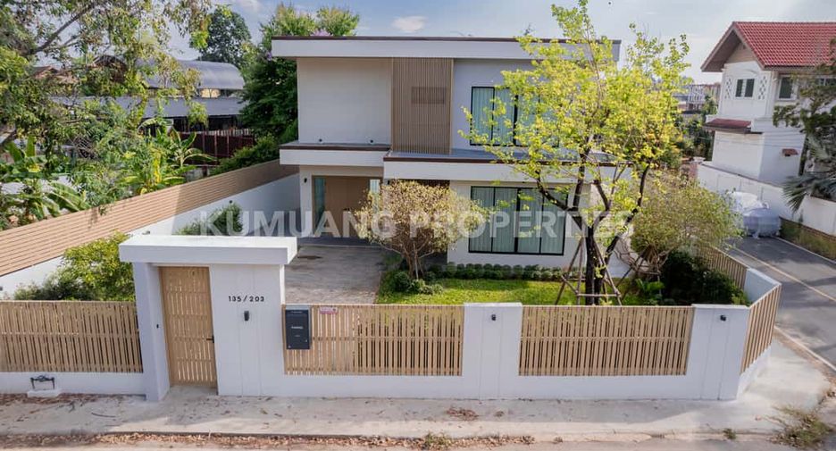For rent 4 bedrooms villa in Mueang Chiang Mai, Chiang Mai