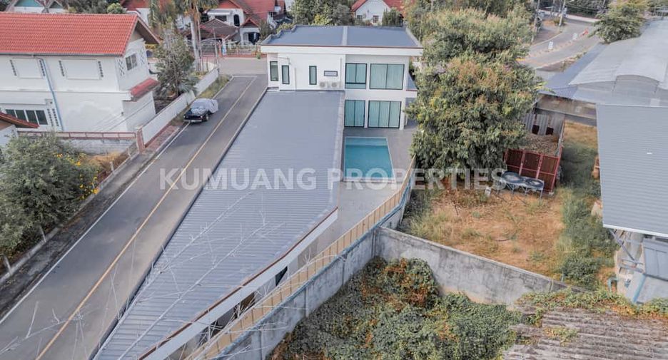 For rent 4 bedrooms villa in Mueang Chiang Mai, Chiang Mai
