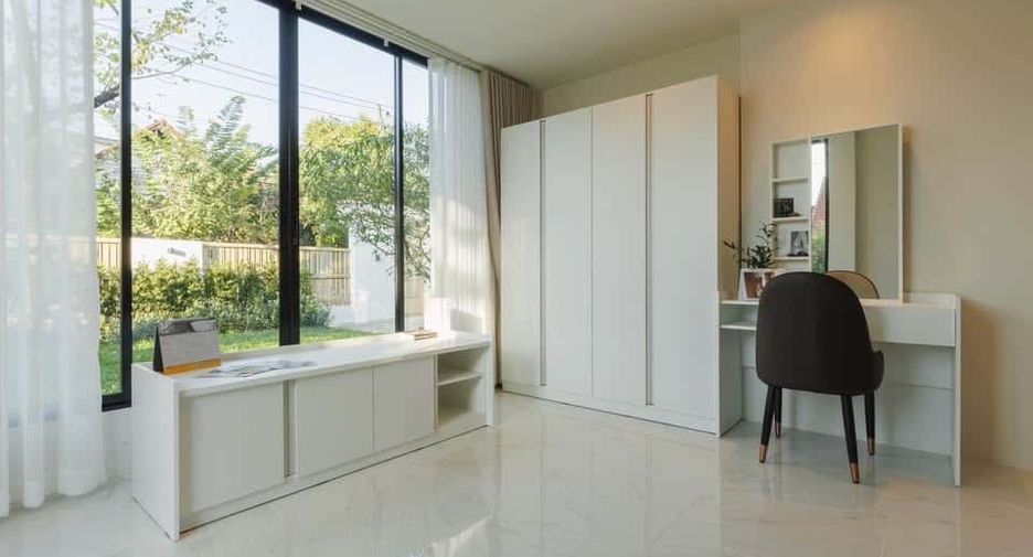 For rent 4 bedrooms villa in Mueang Chiang Mai, Chiang Mai