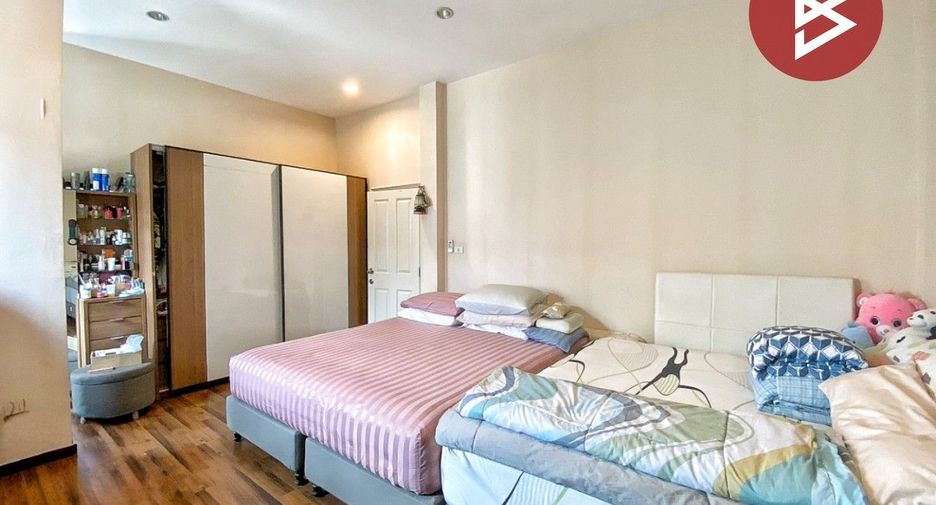 Casa adosada en venta de 4 habitaciones en Mueang Samut Sakhon, Samut Sakhon