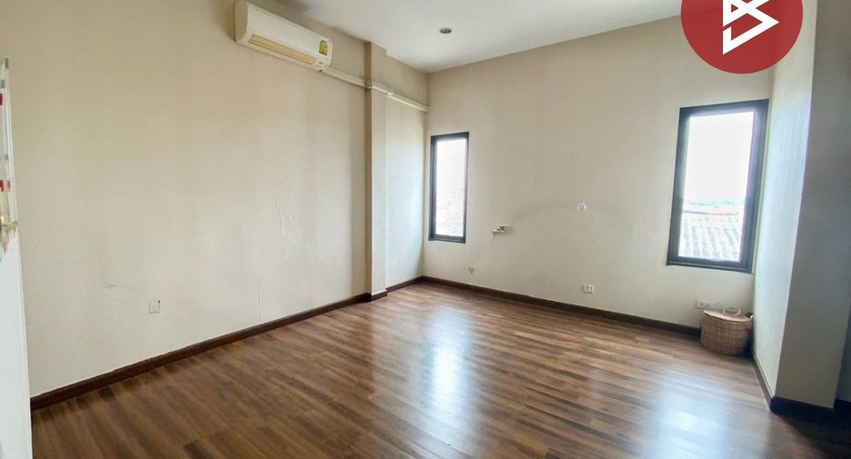 Casa adosada en venta de 4 habitaciones en Mueang Samut Sakhon, Samut Sakhon