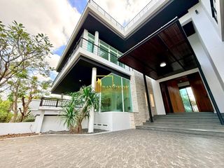 Haus zur Miete und zum Kauf mit 5 Zimmer in Suan Luang, Bangkok