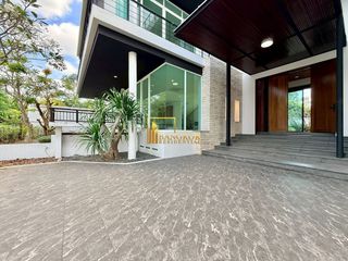 Haus zur Miete und zum Kauf mit 5 Zimmer in Suan Luang, Bangkok