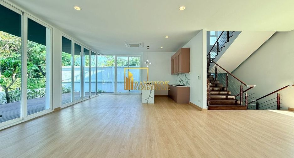 Haus zur Miete und zum Kauf mit 5 Zimmer in Suan Luang, Bangkok