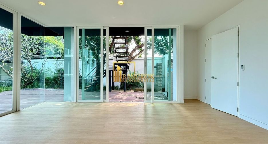 Haus zur Miete und zum Kauf mit 5 Zimmer in Suan Luang, Bangkok