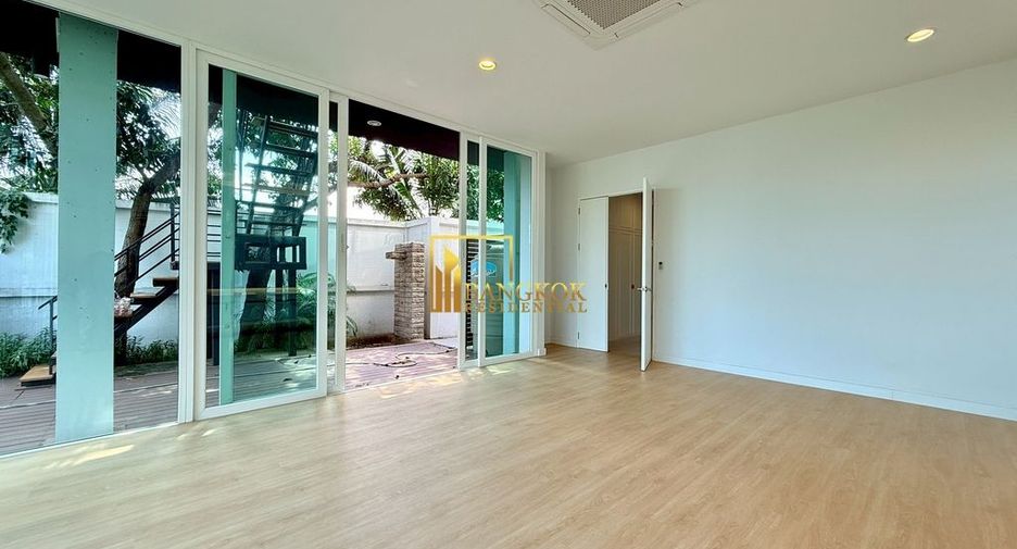 Haus zur Miete und zum Kauf mit 5 Zimmer in Suan Luang, Bangkok