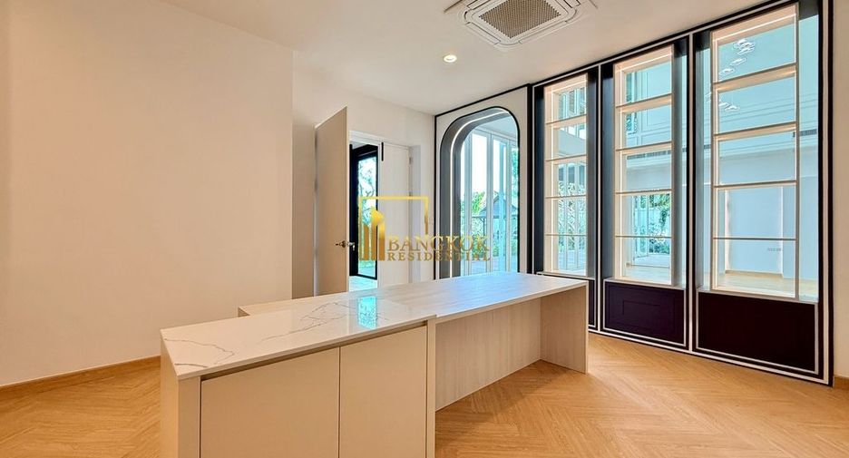 Haus zur Miete und zum Kauf mit 5 Zimmer in Suan Luang, Bangkok