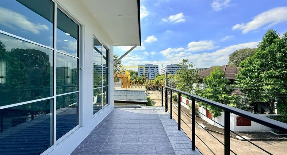 Haus zur Miete und zum Kauf mit 5 Zimmer in Suan Luang, Bangkok