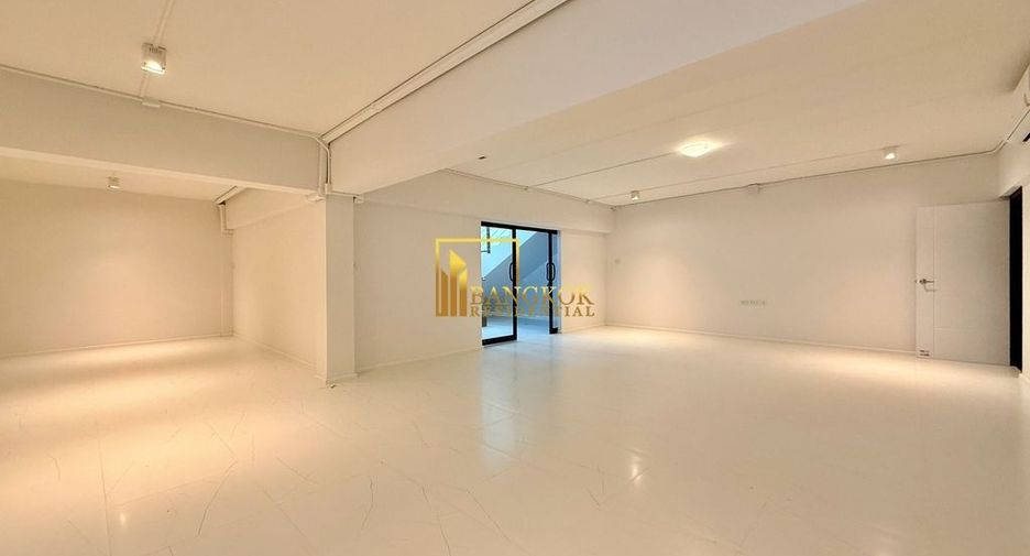 Haus zur Miete und zum Kauf mit 5 Zimmer in Suan Luang, Bangkok