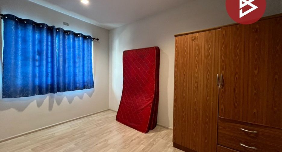 For sale 4 bedrooms townhouse in Bang Pakong, Chachoengsao