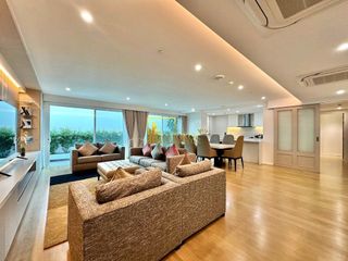 出租 4 卧室 公寓式住宅 在 Watthana, 曼谷
