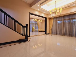 Casa en alquiler de 4 habitaciones en Khlong Toei, Bangkok