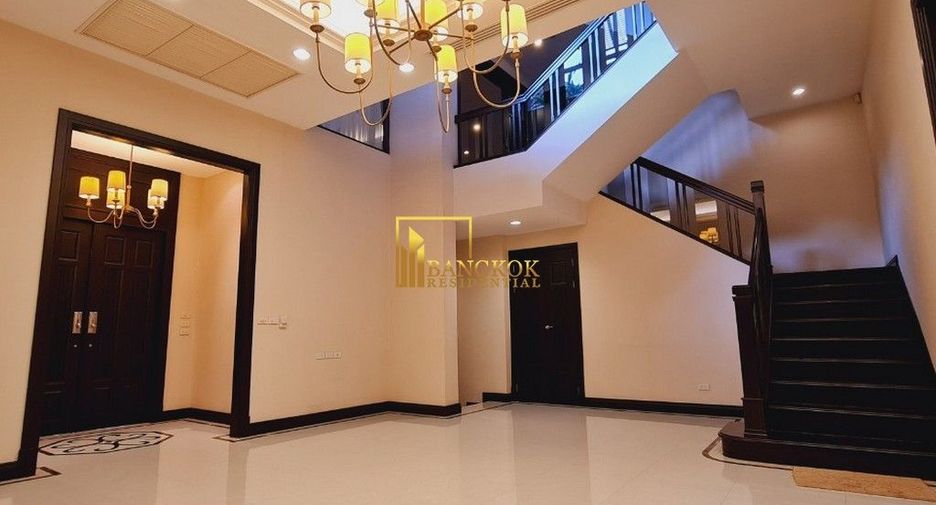 Casa en alquiler de 4 habitaciones en Khlong Toei, Bangkok
