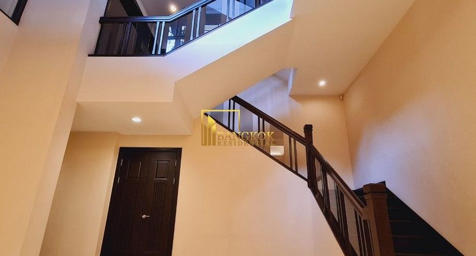 Casa en alquiler de 4 habitaciones en Khlong Toei, Bangkok