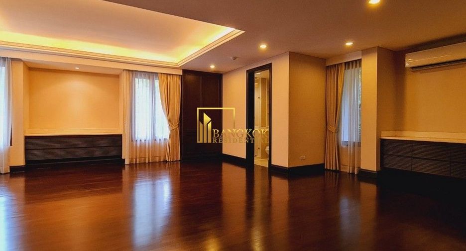 Casa en alquiler de 4 habitaciones en Khlong Toei, Bangkok