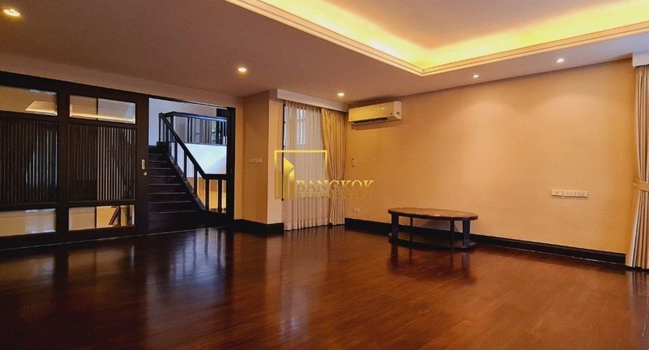 Casa en alquiler de 4 habitaciones en Khlong Toei, Bangkok
