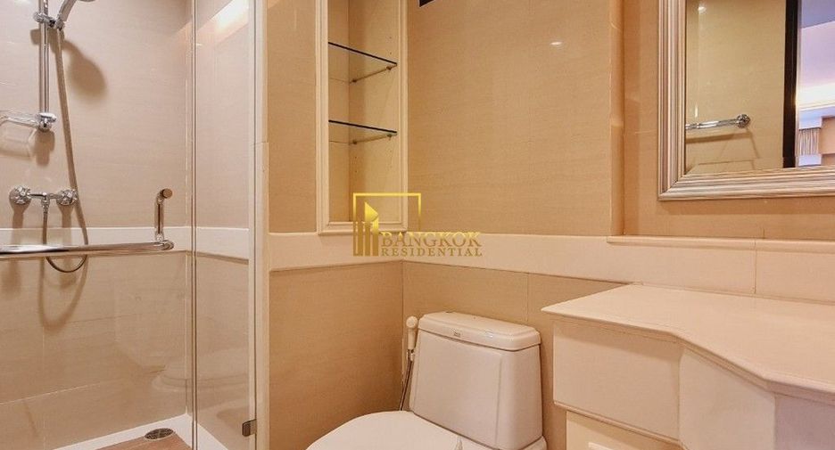 Casa en alquiler de 4 habitaciones en Khlong Toei, Bangkok