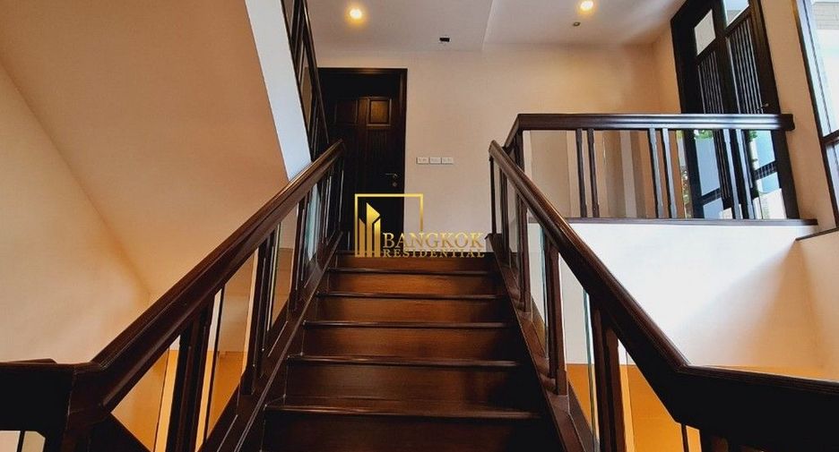 Casa en alquiler de 4 habitaciones en Khlong Toei, Bangkok