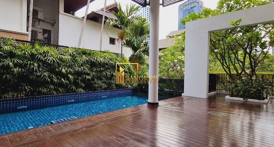 Casa en alquiler de 4 habitaciones en Khlong Toei, Bangkok