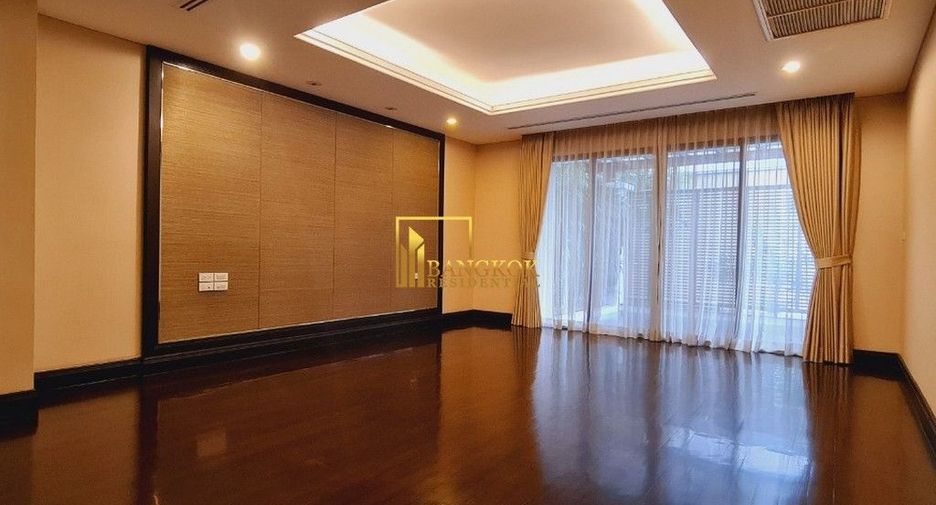 Casa en alquiler de 4 habitaciones en Khlong Toei, Bangkok