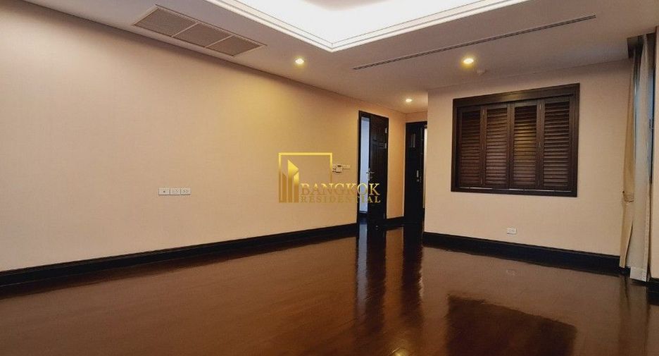 Casa en alquiler de 4 habitaciones en Khlong Toei, Bangkok