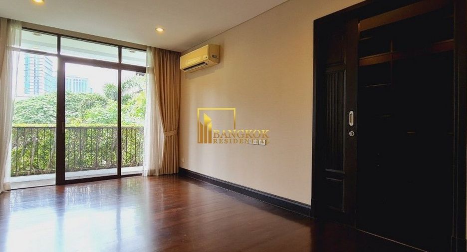 Casa en alquiler de 4 habitaciones en Khlong Toei, Bangkok