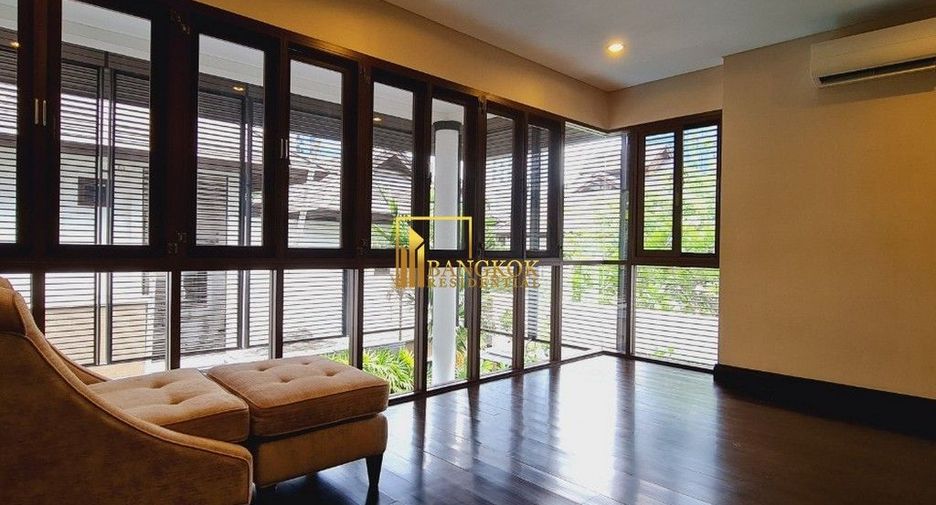 Casa en alquiler de 4 habitaciones en Khlong Toei, Bangkok