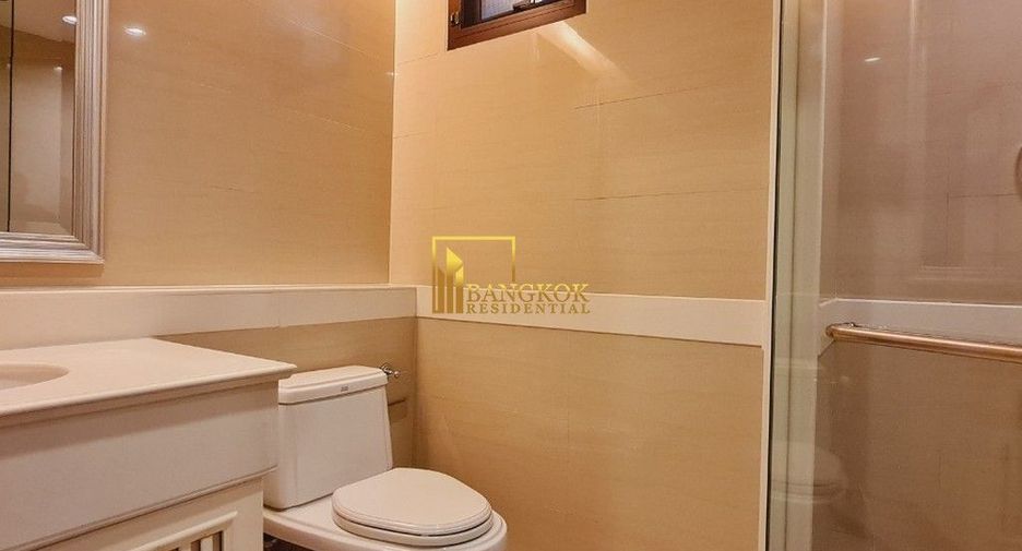 Casa en alquiler de 4 habitaciones en Khlong Toei, Bangkok