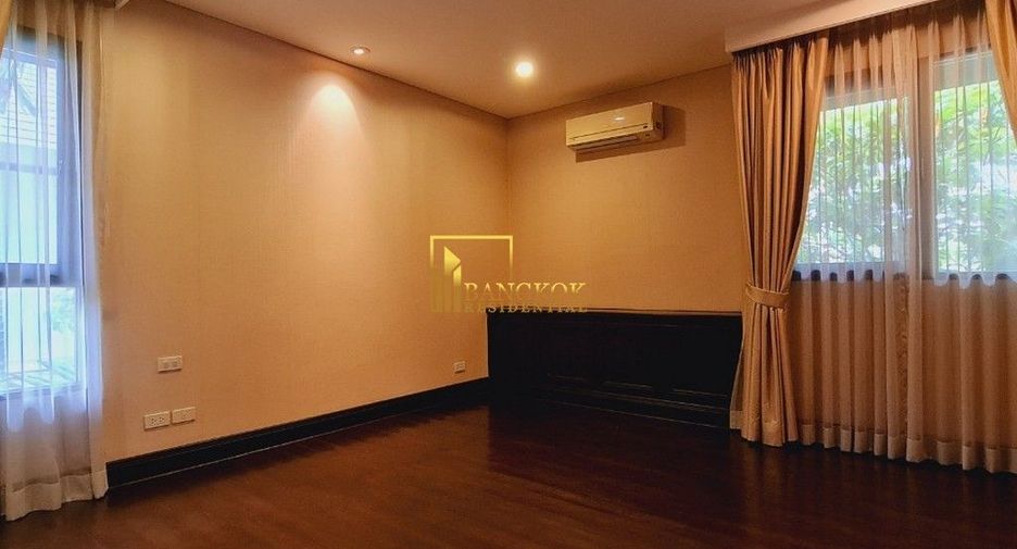 Casa en alquiler de 4 habitaciones en Khlong Toei, Bangkok