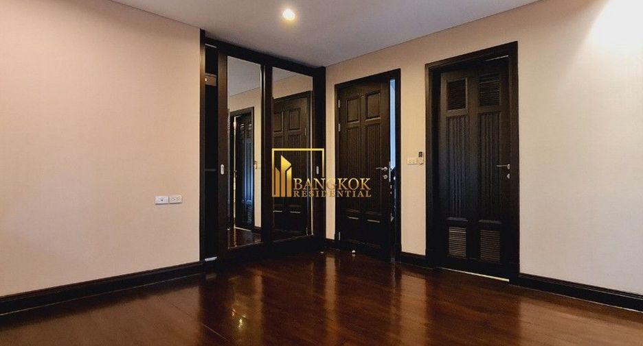 Casa en alquiler de 4 habitaciones en Khlong Toei, Bangkok