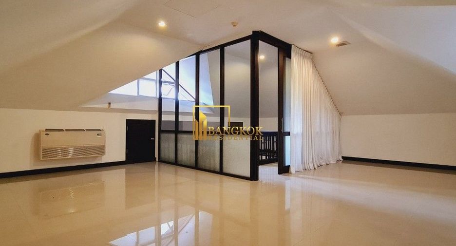 Casa en alquiler de 4 habitaciones en Khlong Toei, Bangkok
