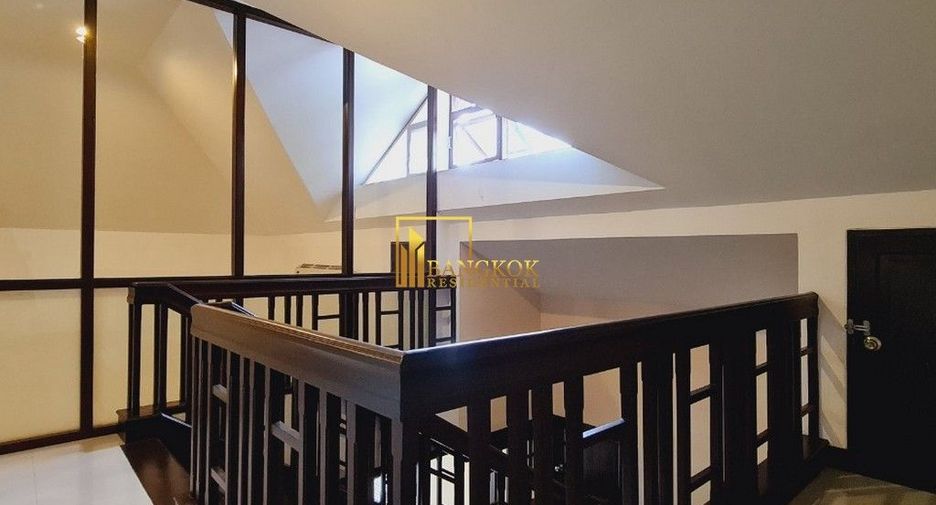 Casa en alquiler de 4 habitaciones en Khlong Toei, Bangkok