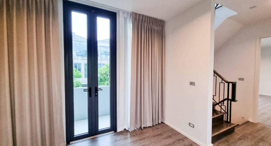 For sale 4 bedrooms townhouse in Prawet, Bangkok
