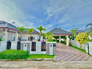 À louer et à vendre 4 chambres maison à Bang Lamung, Chonburi