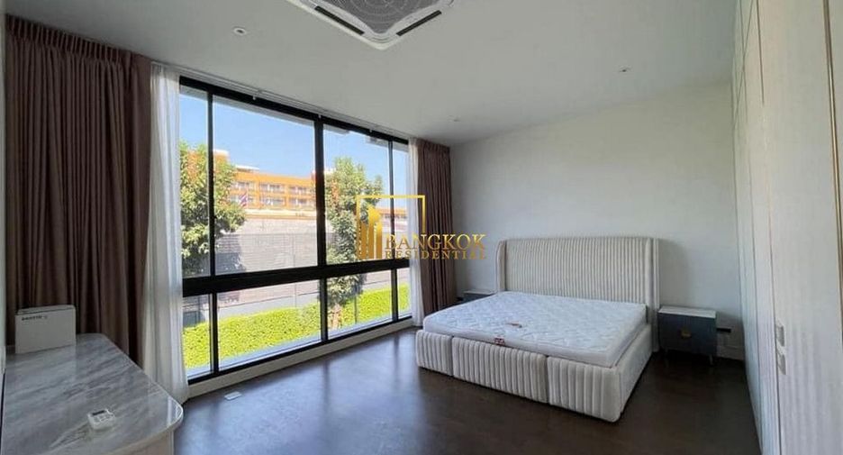 Casa en alquiler de 3 habitaciones en Bang Kapi, Bangkok