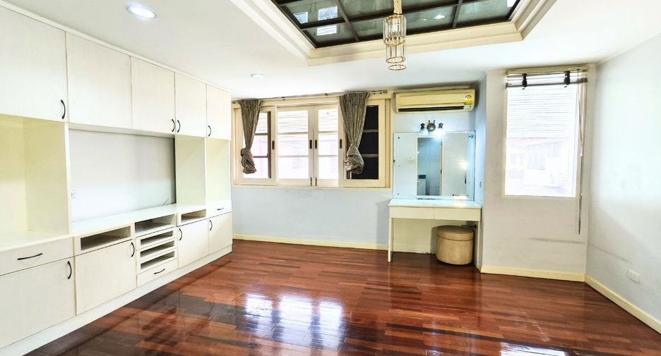 For rent and for sale 4 bedrooms house in Suan Luang, Bangkok